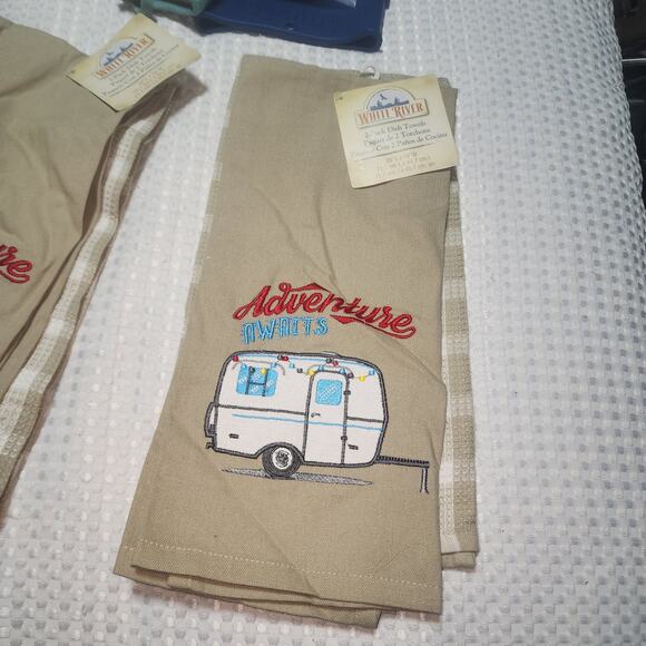 WHITE RIVER NWT 2 SETS OF RV ADVENTURE AWAITS DISH TOWEL SET TAN. - Picture 4 of 4
